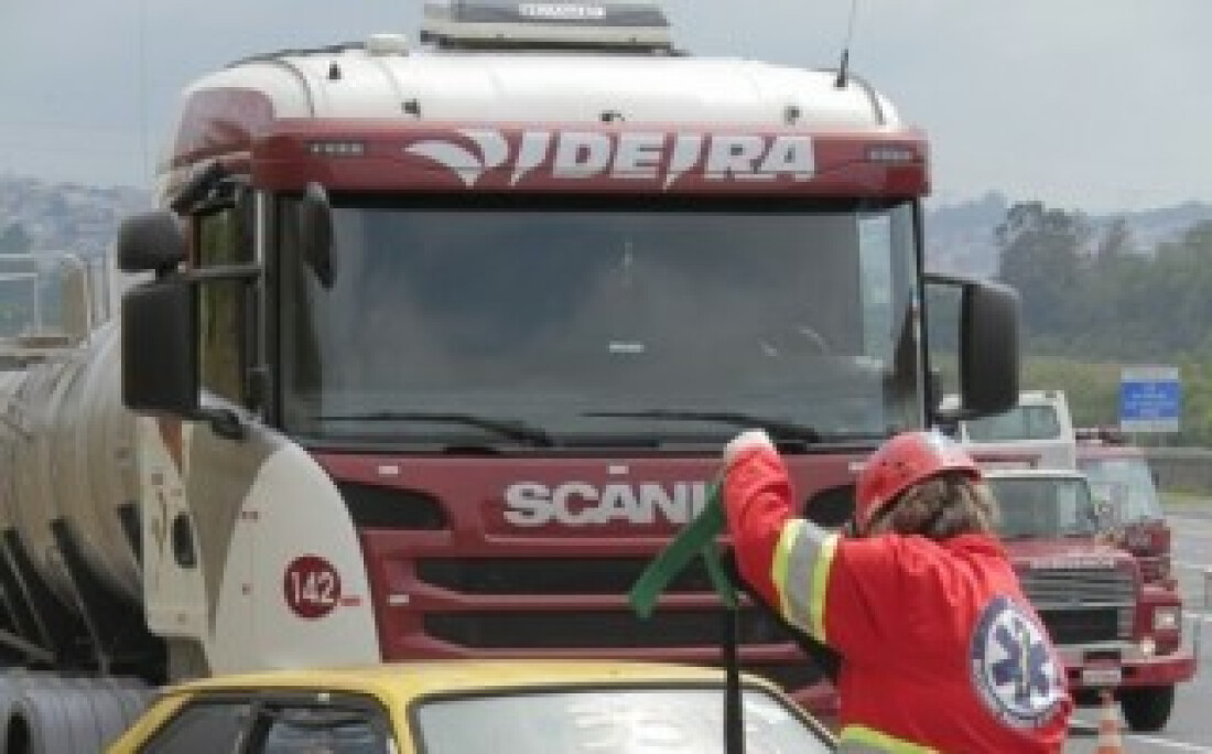 Simulado de acidente chama a atenção na Ayrton Senna