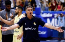 Mogi vence mais uma e está com a mão na taça