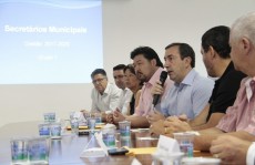 Marcus Melo prevê cortar número de funcionários comissionados