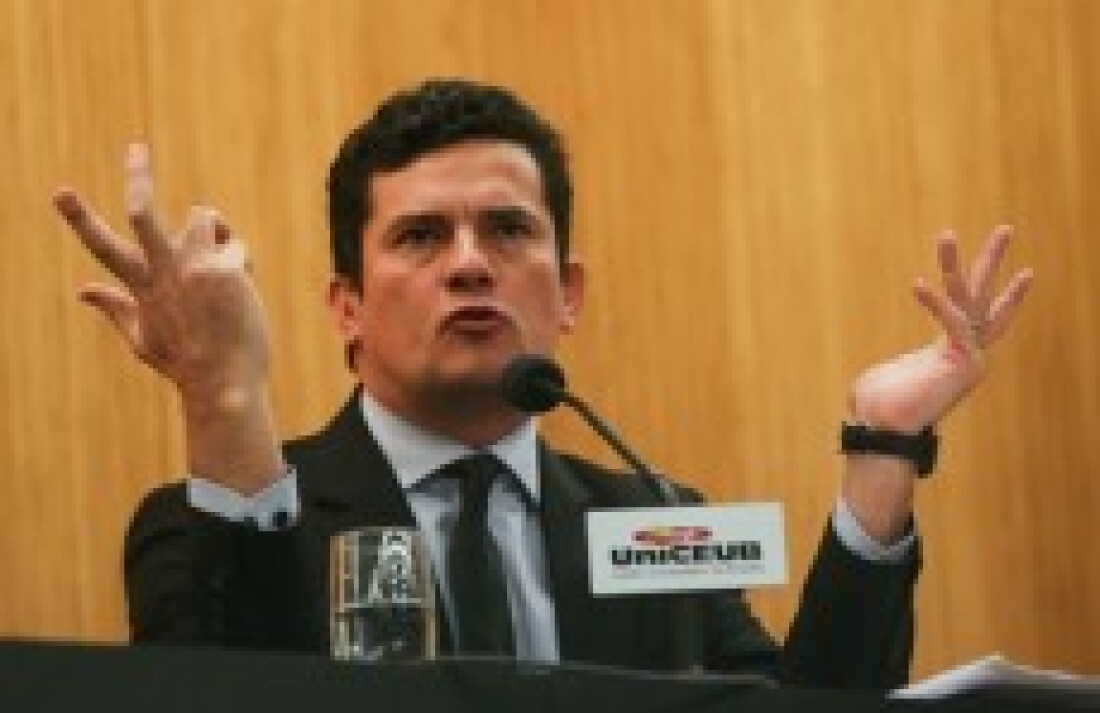 Moro veta perguntas da defesa de Cunha