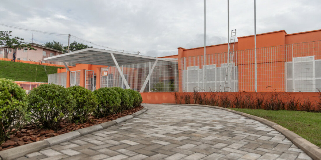 Prefeitura entrega nova escola no bairro Nogueira