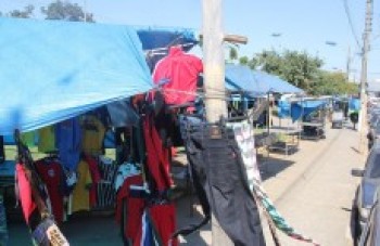 Ambulantes vão deixar praça