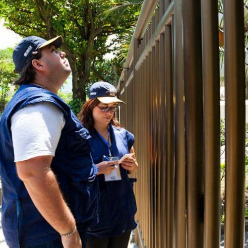Estudantes protestam em visita de ministro