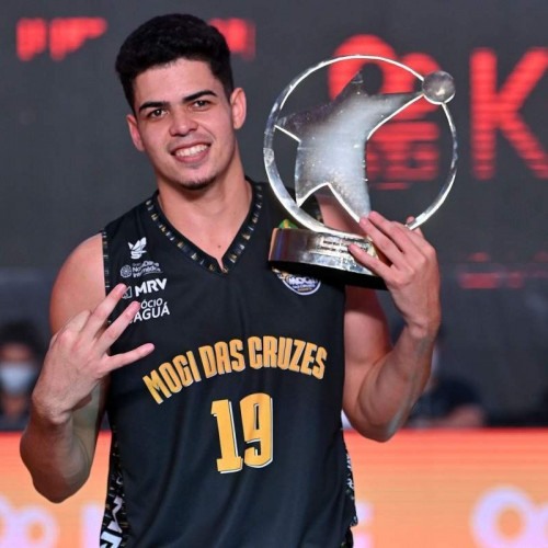 Wesley Mogi é tricampeão do Torneio de Enterradas