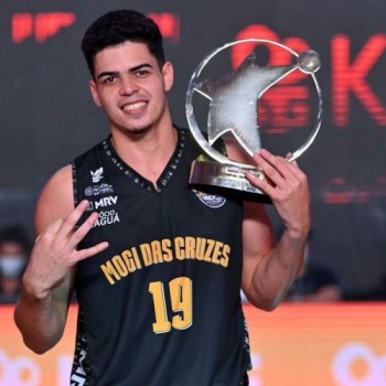 Wesley Mogi é tricampeão do Torneio de Enterradas