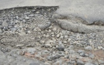Buraco na Vila Cintra afeta motoristas: