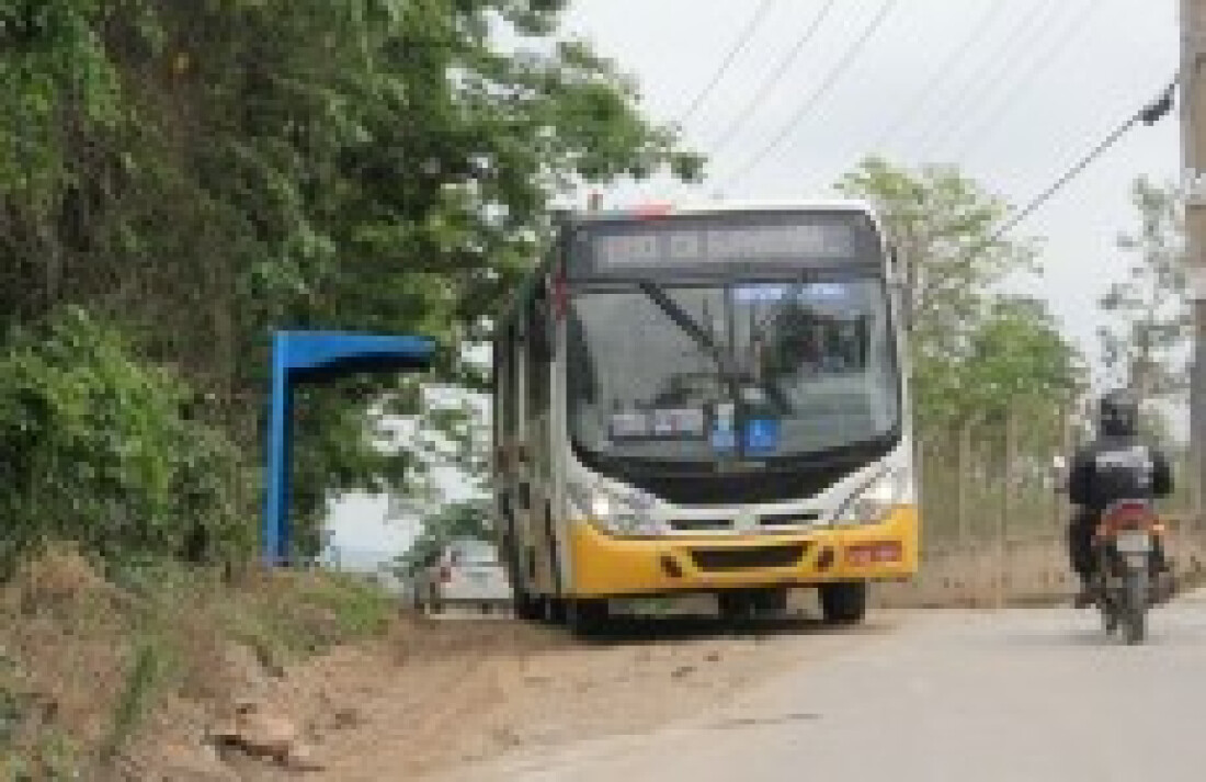 Moradores fazem críticas ao transporte público no Taboão