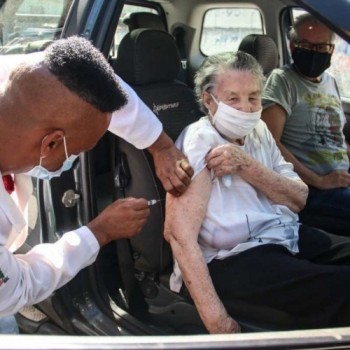 Vacinação em idosos de 73 anos começa hoje