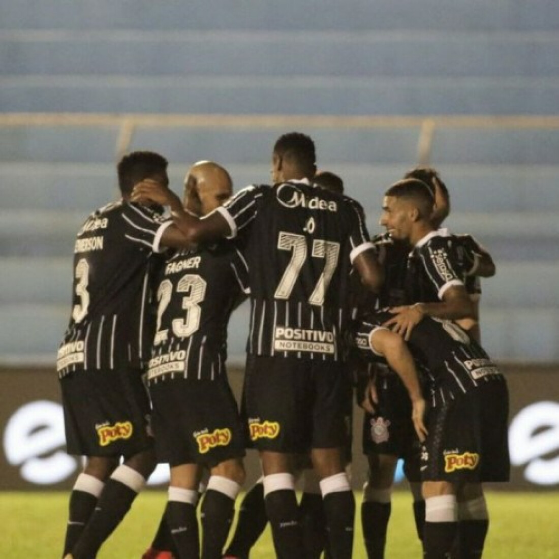 Corinthians derrota Salgueiro por 3 a 0 e avança na Copa do Brasil