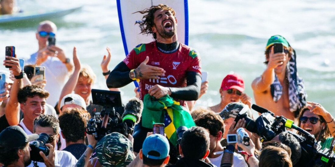 Brasileiro João Chianca vence etapa de Portugal do Mundial de surfe