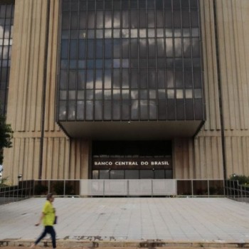 Copom eleva juros básicos da economia pela primeira vez em seis anos