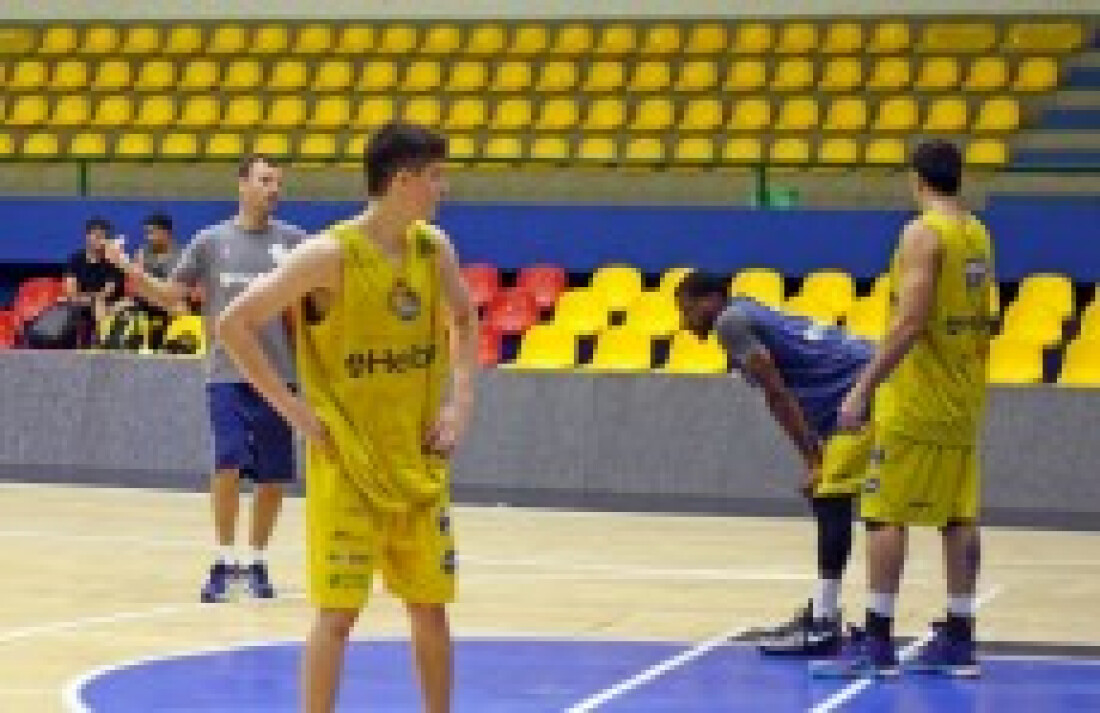 Após título, Mogi joga agora pelo NBB
