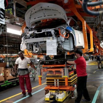 PIB trimestral recua 0,3% em janeiro em relação a janeiro de 2020
