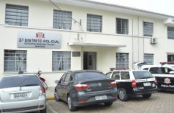 Pai encontra filho morto em piscina