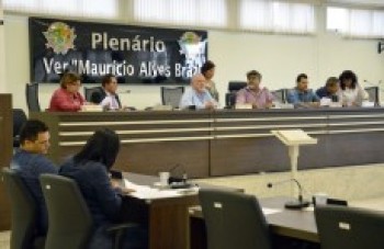 Vereadores votam pelo arquivamento de denúncia contra prefeitura de Itaquá: