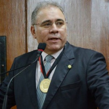 Queiroga diz que política é do governo Bolsonaro, não do ministro