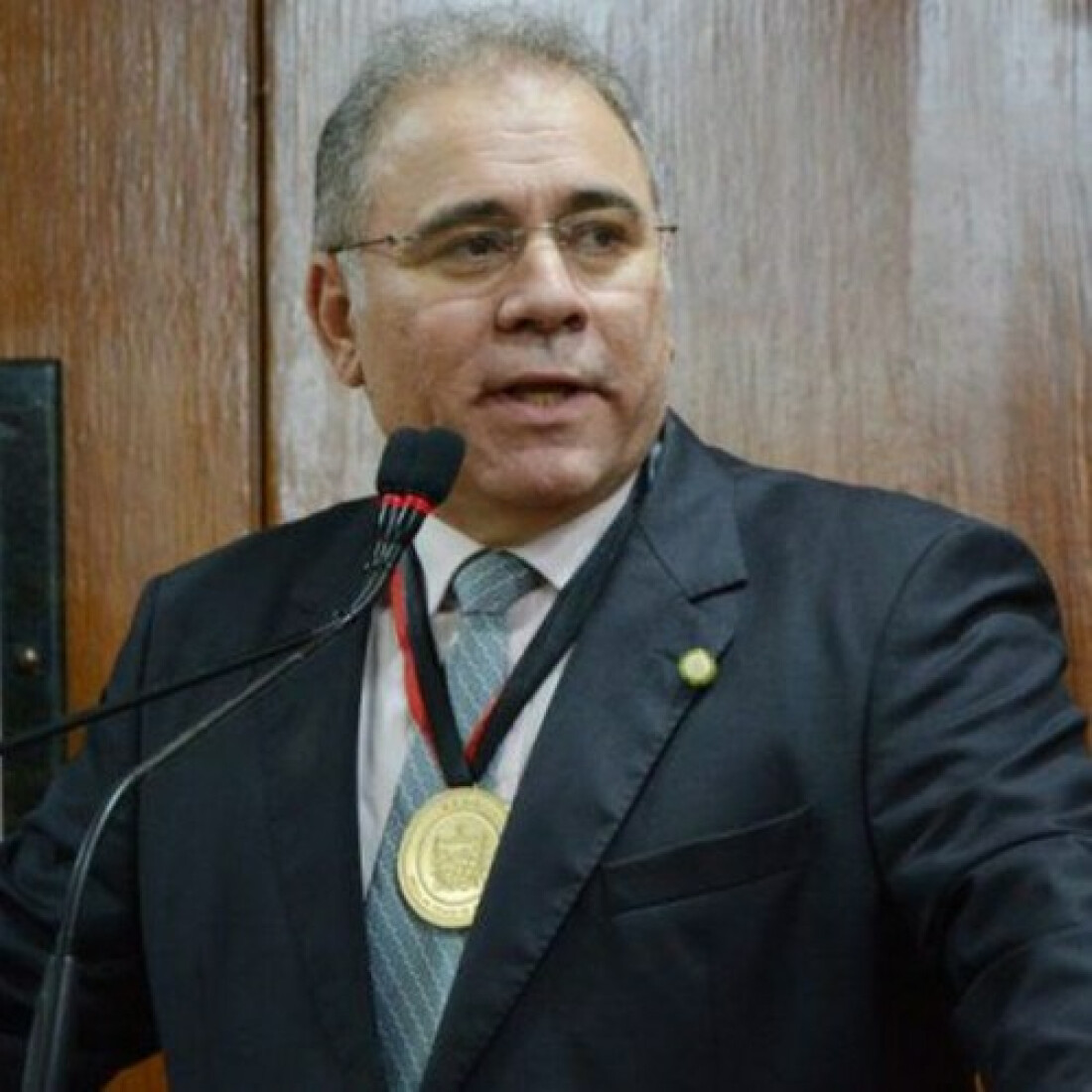 Queiroga diz que política é do governo Bolsonaro, não do ministro