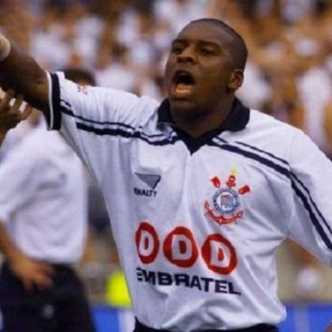 Câncer raro mata ex-volante Gilmar Fubá aos 45 anos