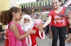 Grupo realiza ação social em escola