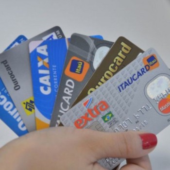 Contribuinte pode pagar taxas federais com cartão de crédito