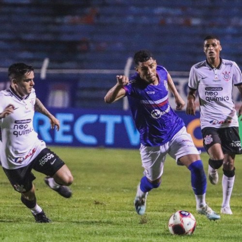 Paulista: no ABC, Corinthians ganha do São Caetano e amplia liderança