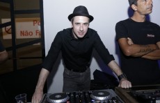 Jantar com stand-up de Nelson Freitas