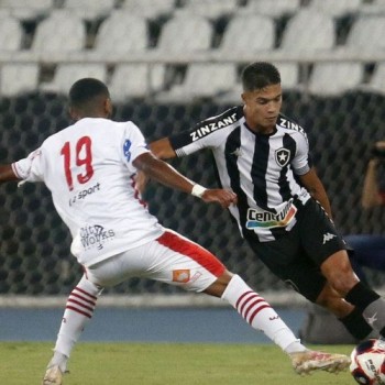 Botafogo e Bangu empatam sem gols pelo Carioca