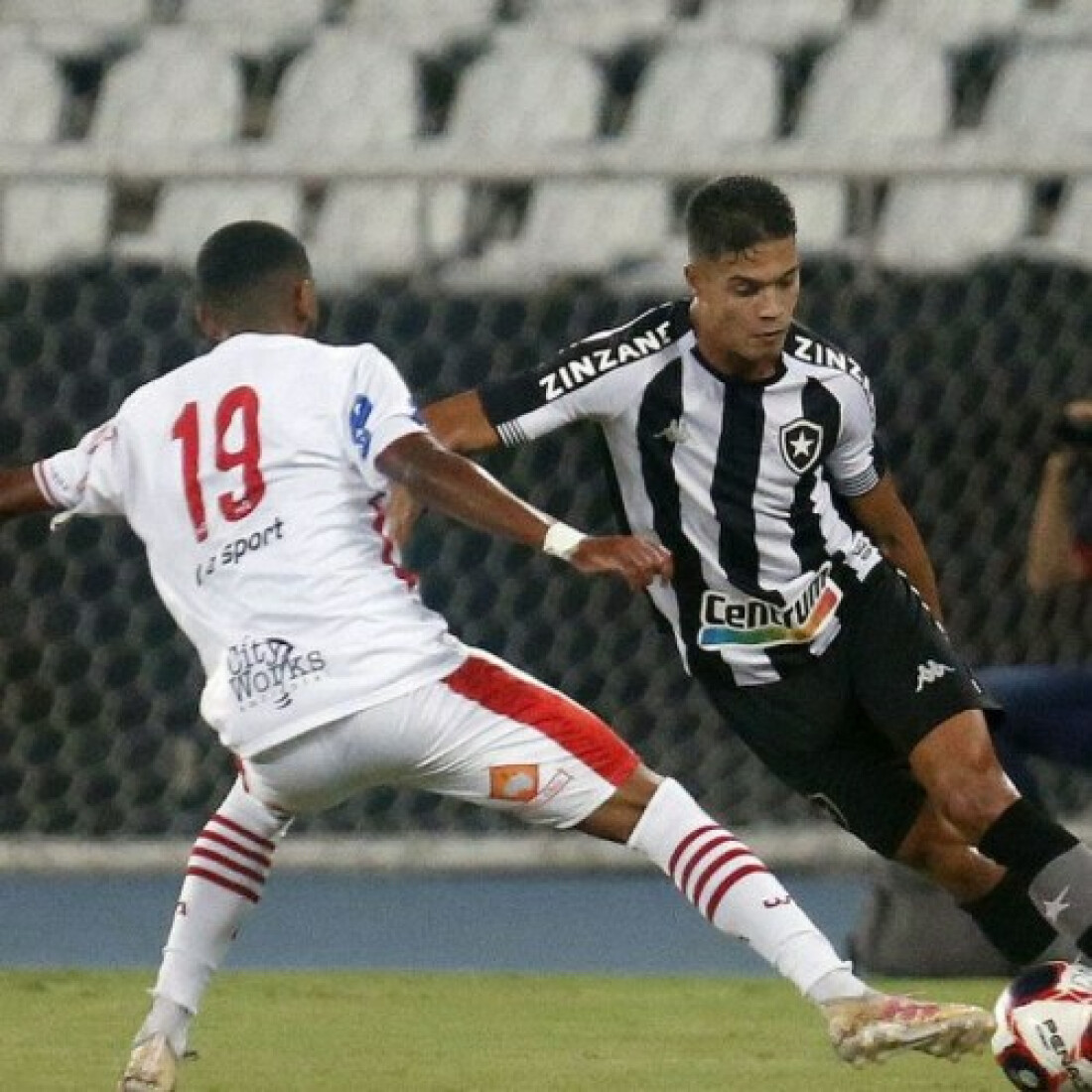 Botafogo e Bangu empatam sem gols pelo Carioca