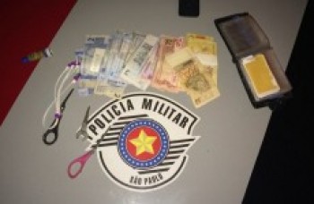 Dupla é presa após furto na madrugada