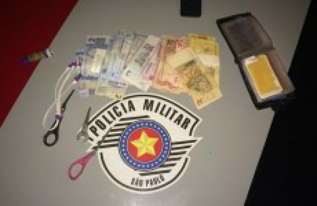 Dupla é presa após furto na madrugada
