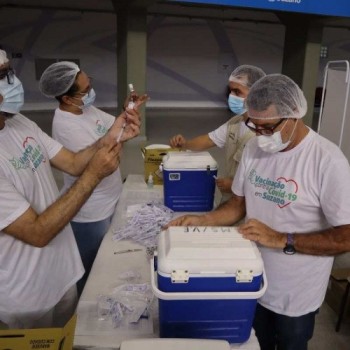 Idosos de 75 e 76 anos serão vacinados na próxima terça