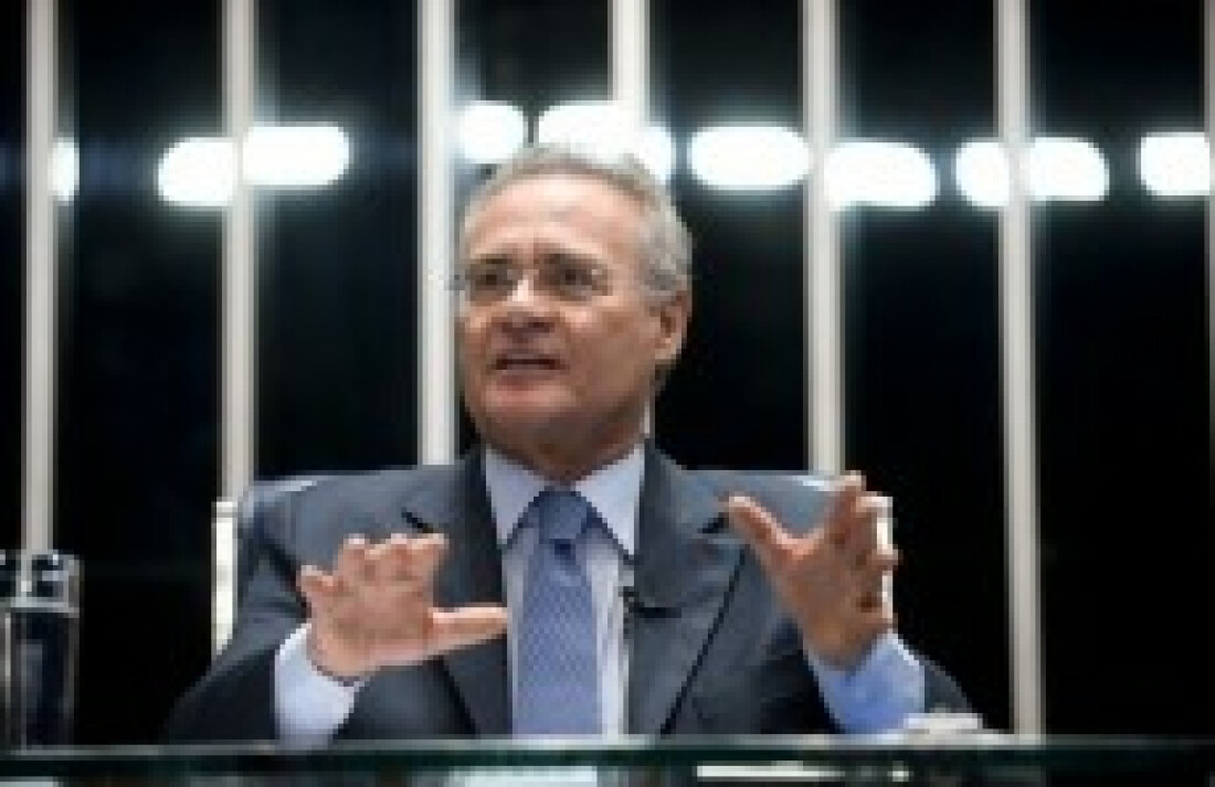 Janot faz denúncia contra Renan