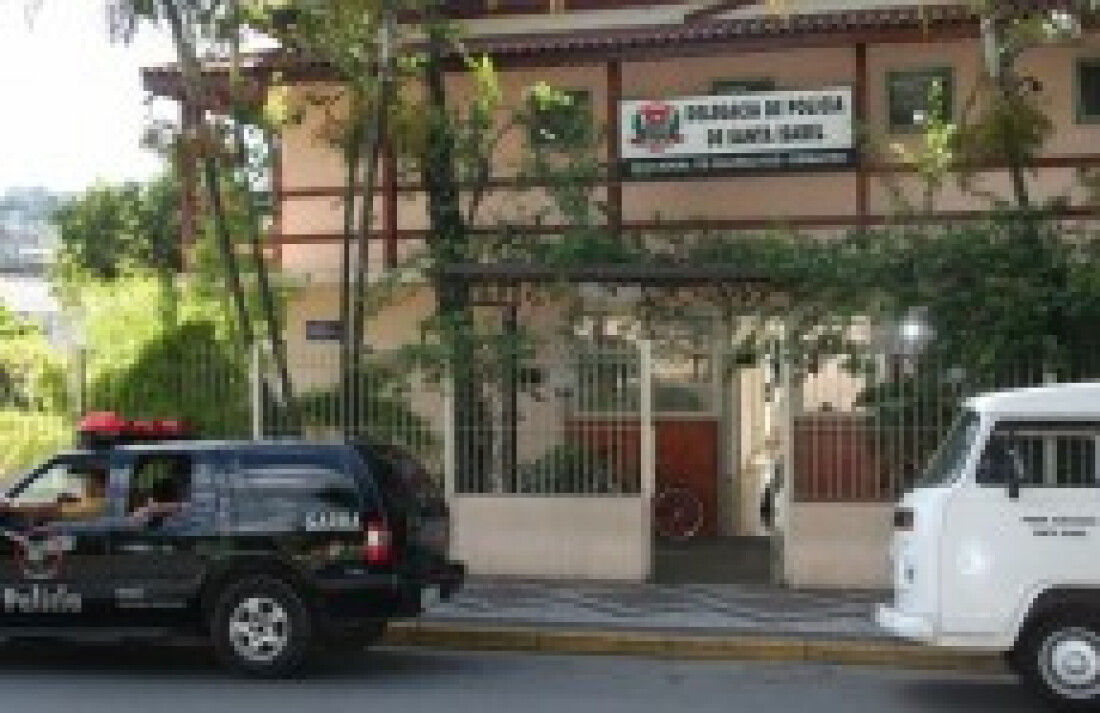 Policial escapa de roubo e mata suspeito