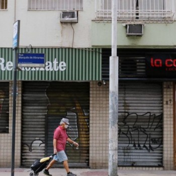 Estado do Rio anuncia restrições das 23h às 5h para conter covid-19