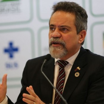 Covid-19: governo federal negocia 168 milhões de doses de vacina