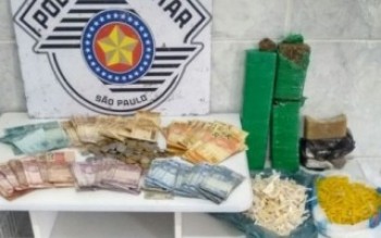 Drogas e dinheiro são apreendidas