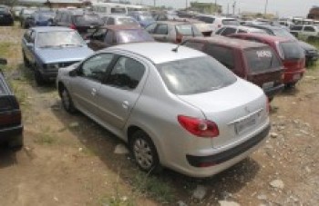 Operação apreende 2 veículos a serviço do Uber em Suzano