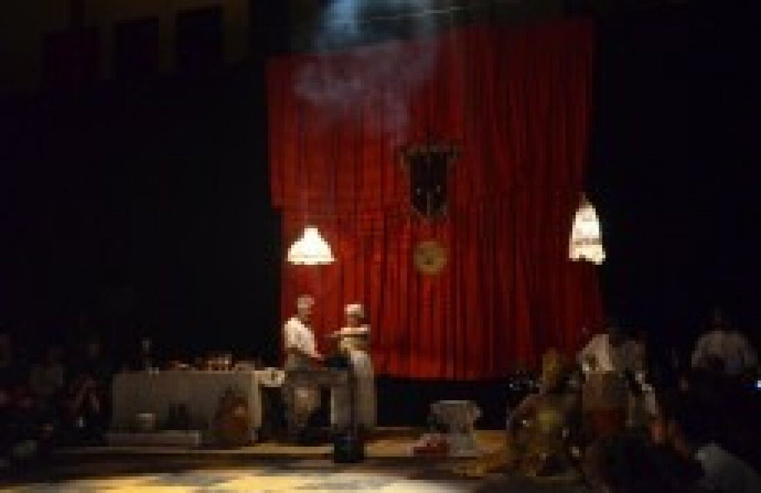Contadores de Mentira encenam em festival teatral no Equador