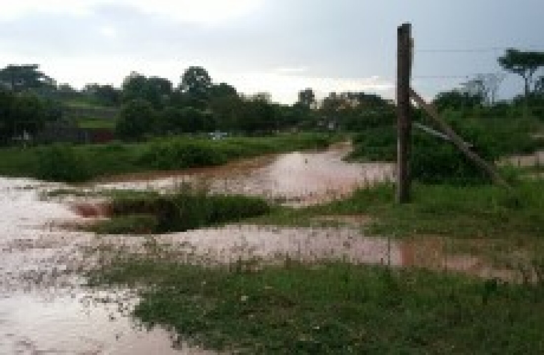 Fortes chuvas geram caos e revolta em bairros de Suzano
