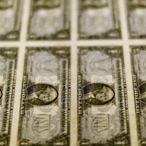 Dólar fecha praticamente estável depois de chegar a R$ 5,87