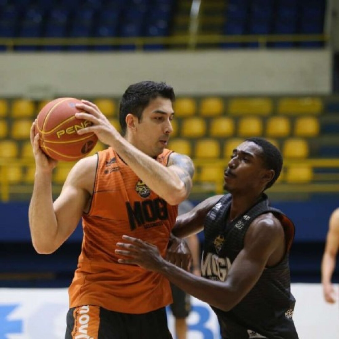 Mogi pega o Paulistano no Ginásio do Morumbi