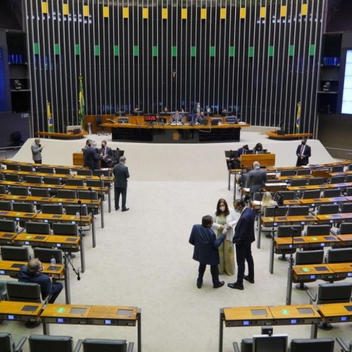 Câmara aprova MP que aumenta limite de crédito consignado