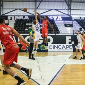 Blackstar/Unisociesc vence Vila Nova/AEGB pelo Brasileiro de basquete