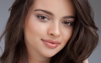 Gabriella Mustafá faz sua estreia em "Dois Irmãos"