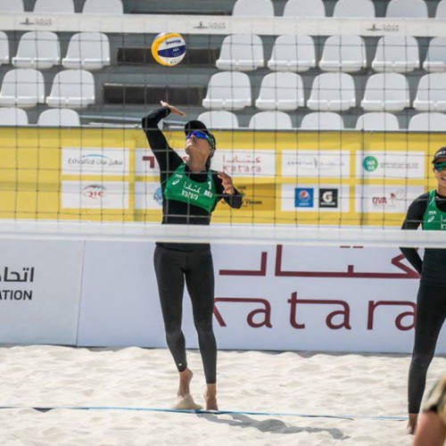 Vôlei de praia: Tainá e Victoria estão na chave principal em Doha