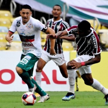 Portuguesa apronta contra outro grande e bate Fluminense no Carioca