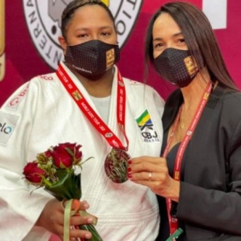 Beatriz Souza conquista medalha de prata no Grand Slam de Tashkent