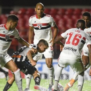 São Paulo desencanta no segundo tempo e atropela Santos no Paulista