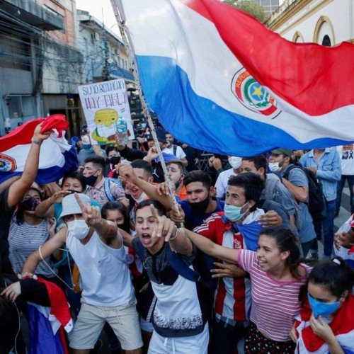 Assunção registra violência após resposta à pandemia gerar protestos
