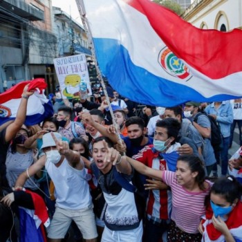 Assunção registra violência após resposta à pandemia gerar protestos